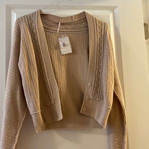 Free people womens sweater light pink. Great price and great condition!